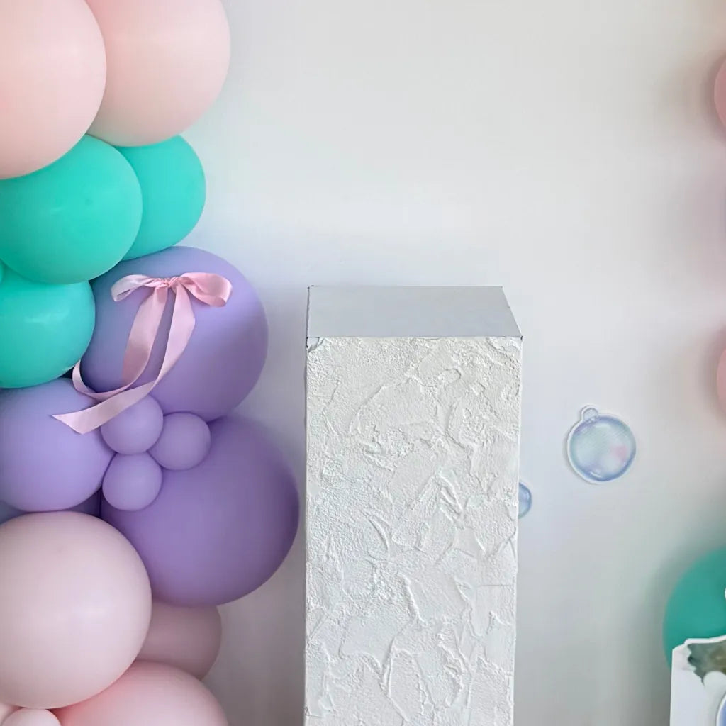 SQUARE TEXTURE PLINTH