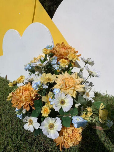 Sunny Floral Arrangement (Small)